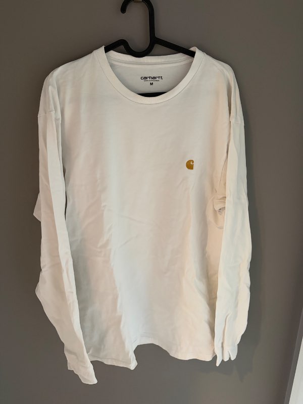 Carhartt peysa hvít