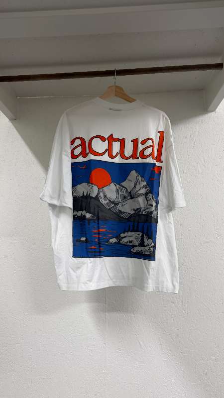 Mountain graphic tee