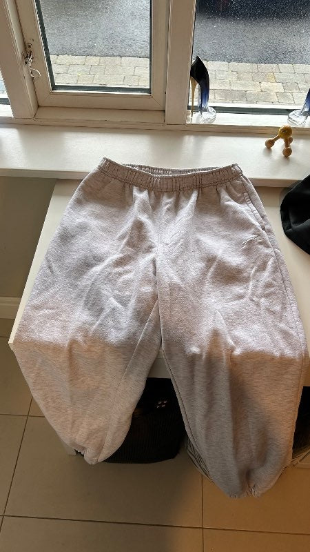 Gráar sweatpants