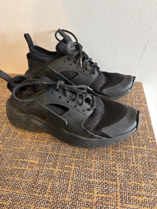 Nike svartir