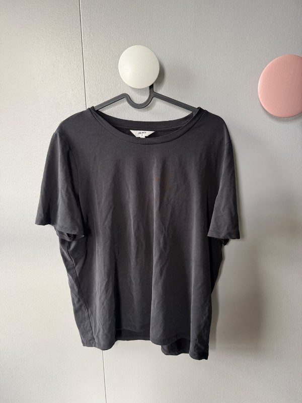 Svartur t shirt