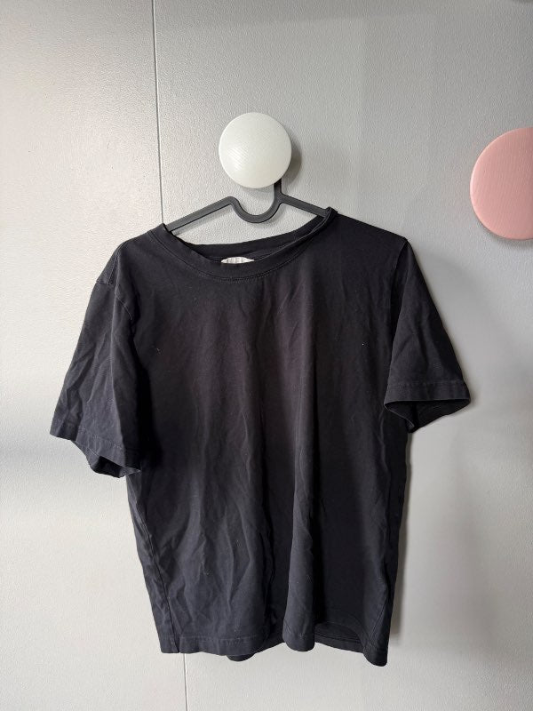Svartur t shirt