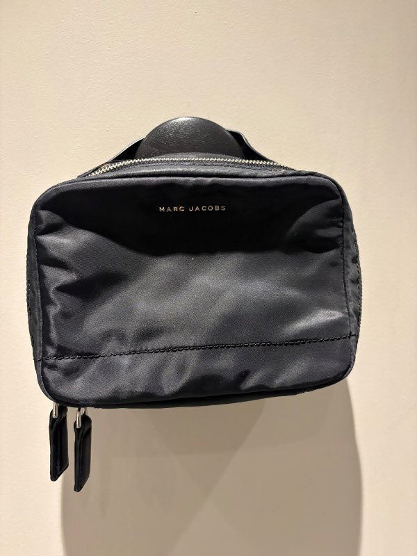 Marc jacobs snyrtitaska