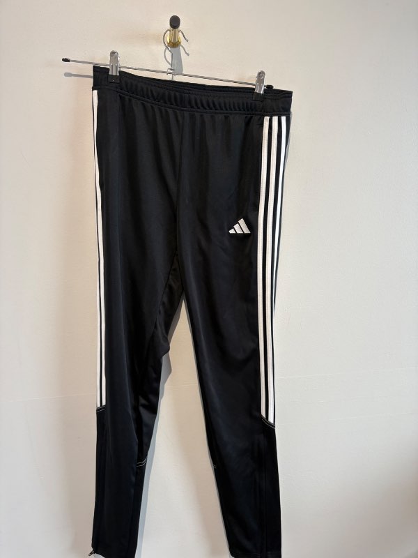 Adidas buxur ónotaðar