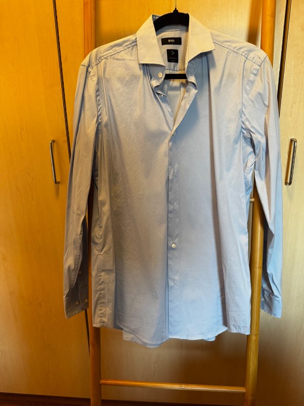 Hugo boss skyrta, ljósblá