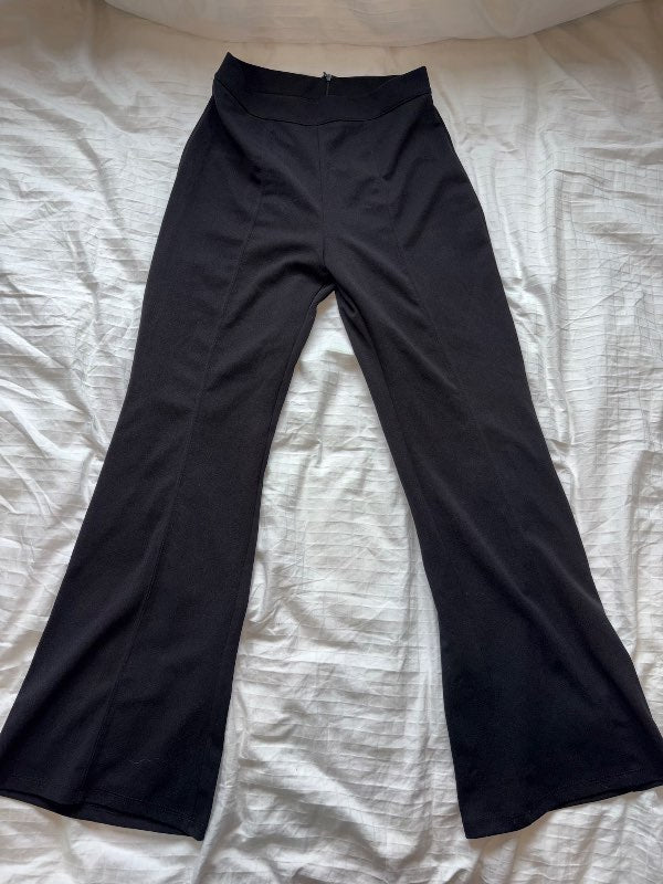 Svartar buxur suit