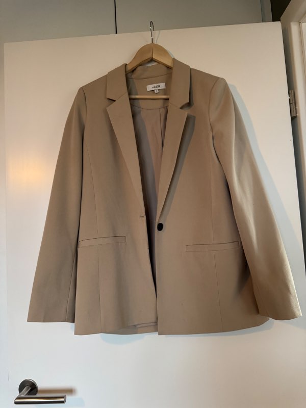 Ljós blazer Mbym