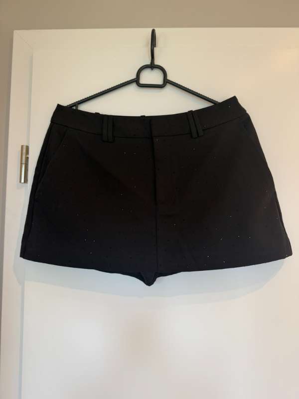 Stradivarius svart/glimmer stuttbuxnapils
