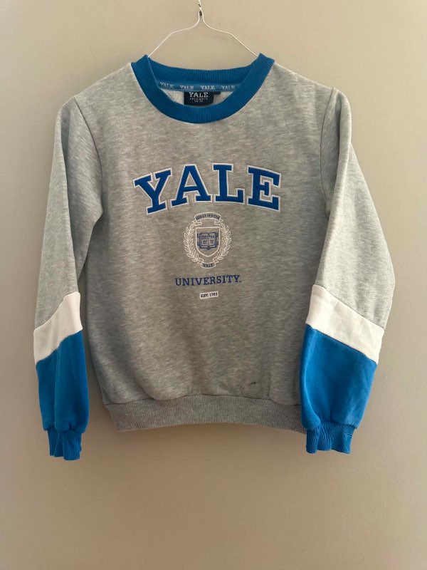 Yale peysa
