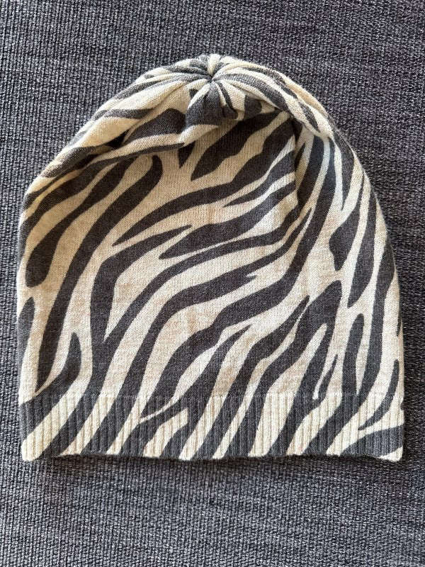 Beautiful stories Cashmere hat