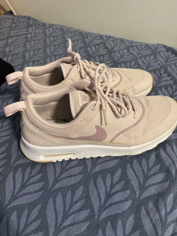 Bleikir nike skór