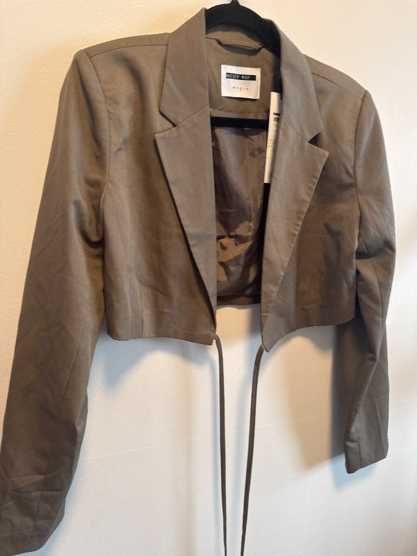 Noisy may blazer cropped
