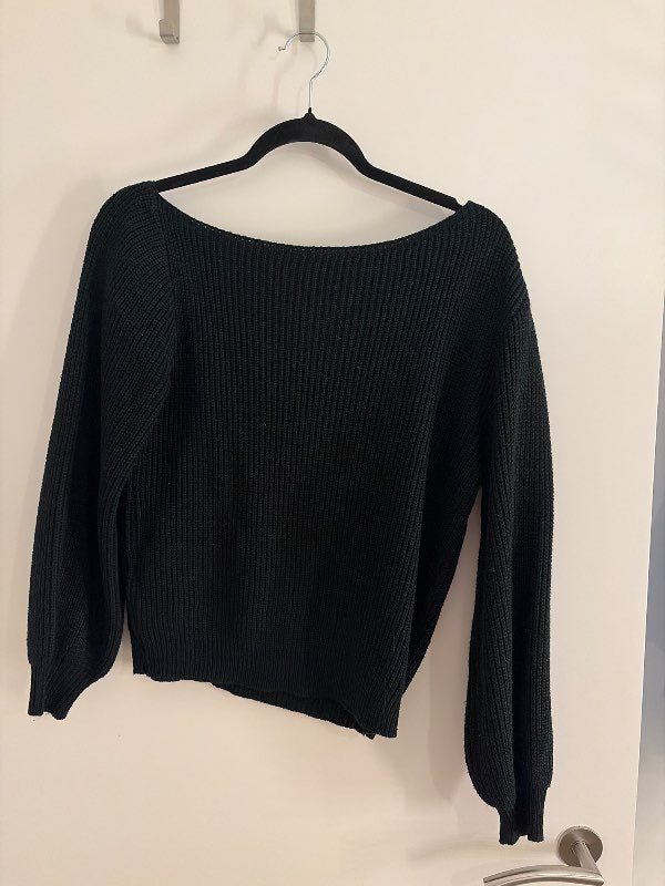 off shoulder peysa