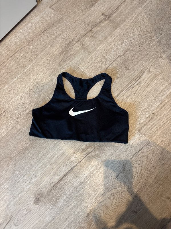 Svartur nike æfingar toppur