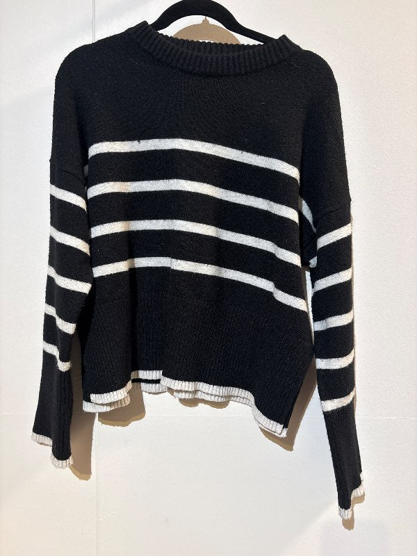 bershka röndótt peysa