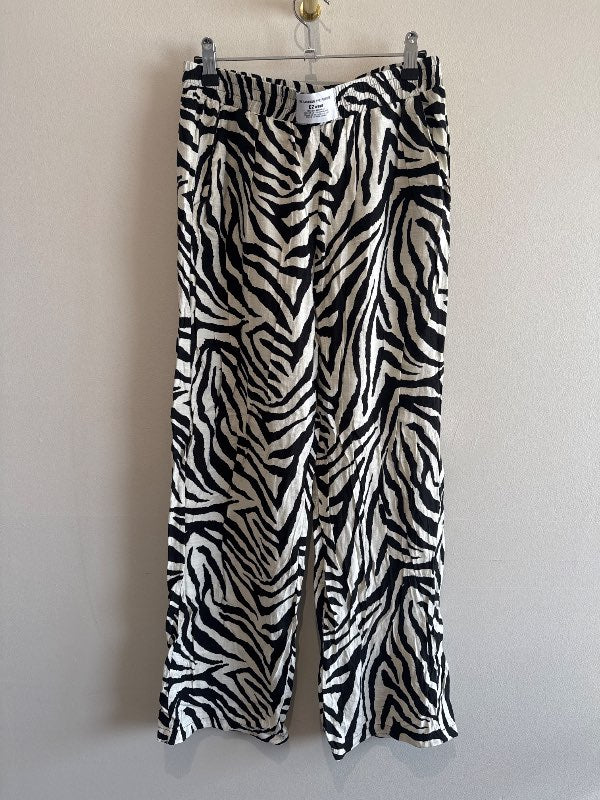 Zebra pants