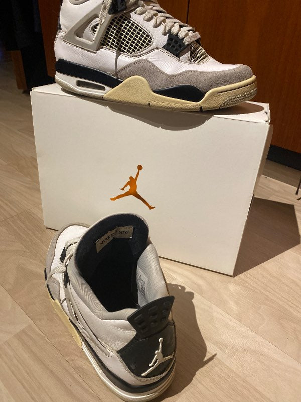 Air Jordan 4 Retro