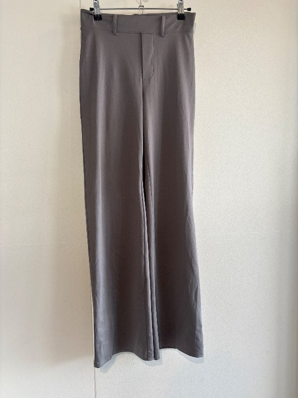 Bershka gráar buxur