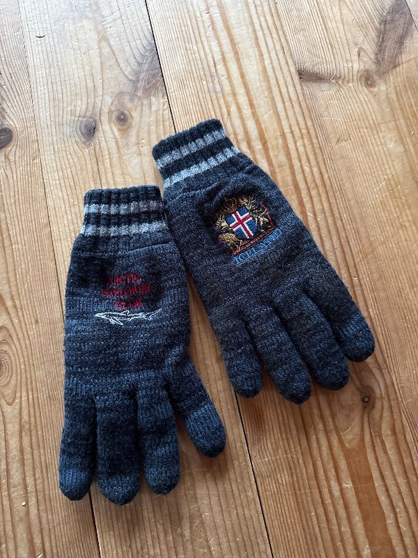 Iceland gloves
