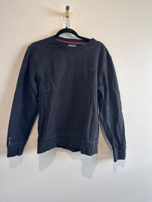 Black sweatshirt