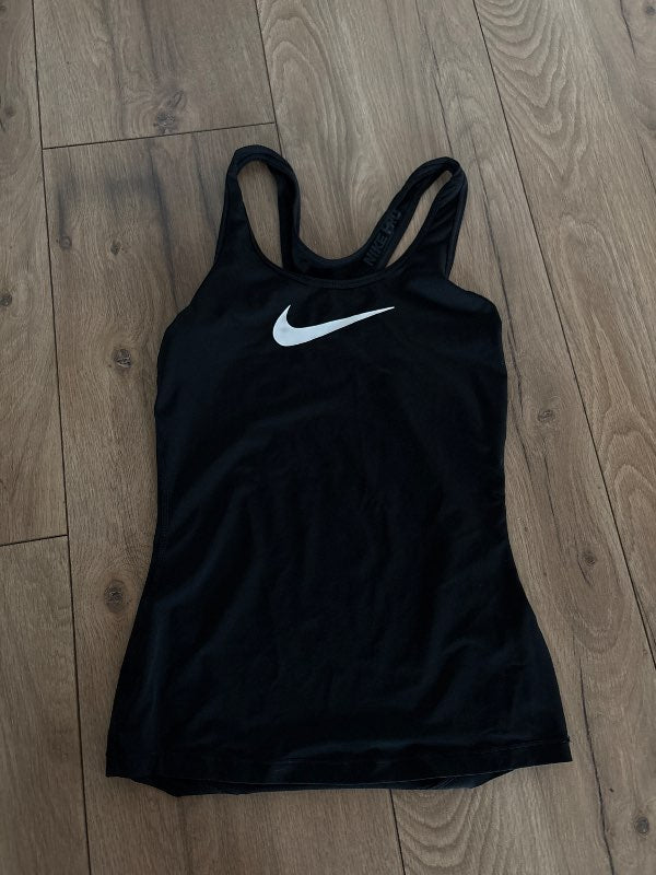 *Nike pro æfingabolur