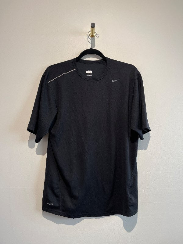 Nike stuttermabolur