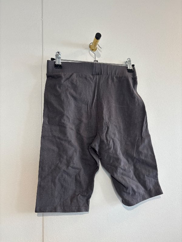 biker shorts graar