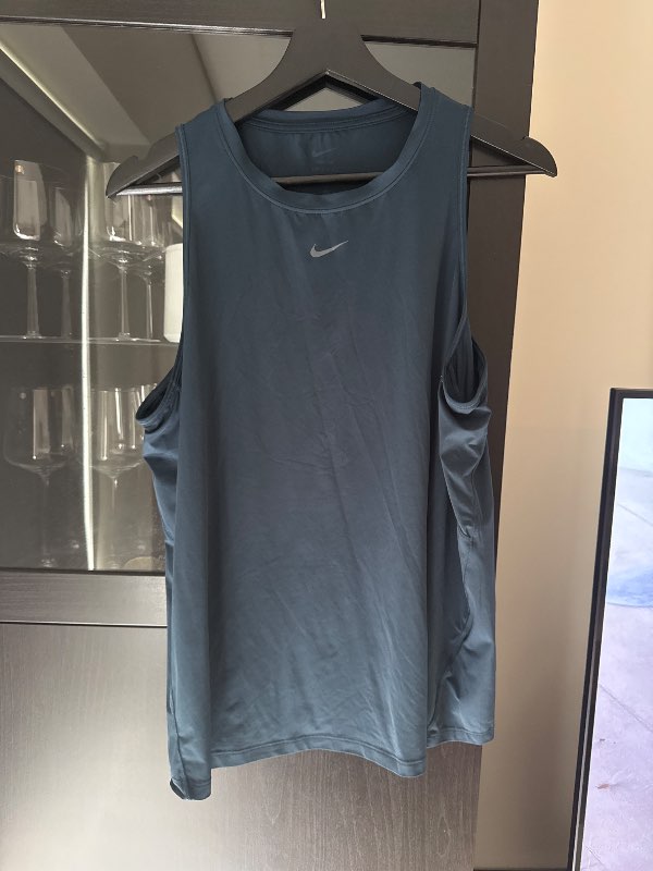 Nike íþróttabolur blár