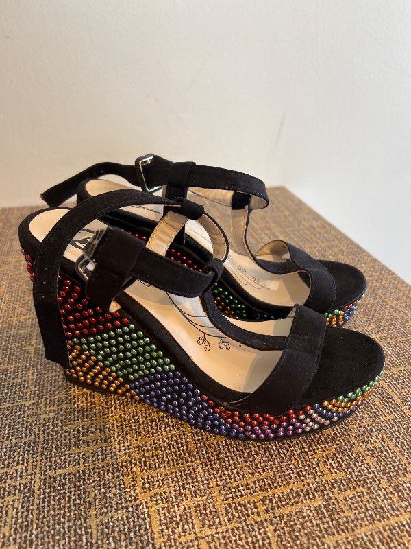 Bata sandalar