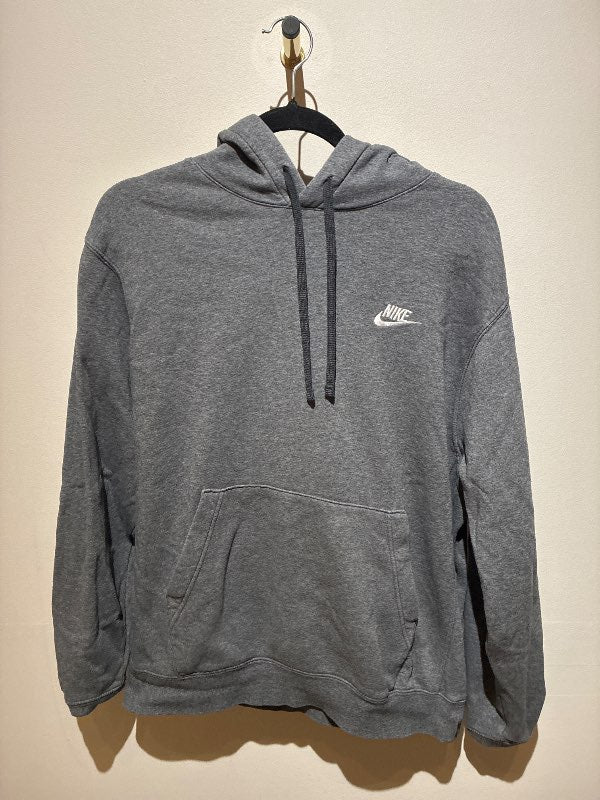 Nike peysa gráa