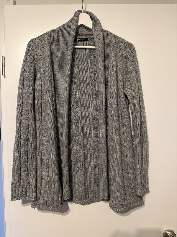 Gina tricot grey sweater