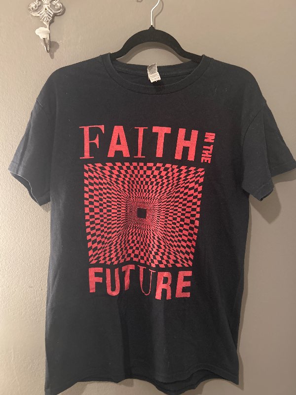 Louis Tomlinson bolur svartur