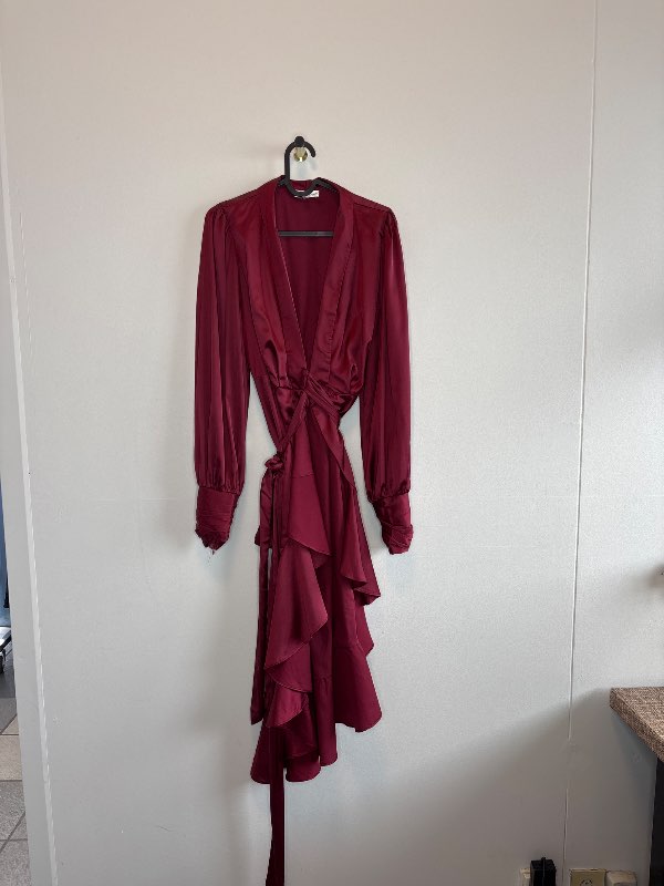 Rauður silki kjóll