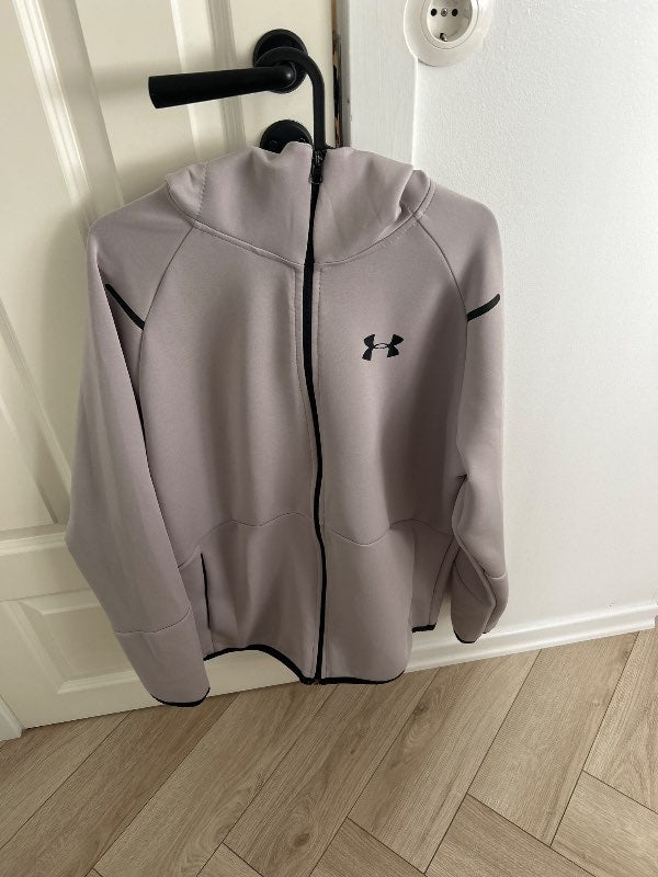 Under Armour peysa grá