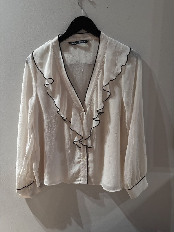 zara skyrta base með blúndu