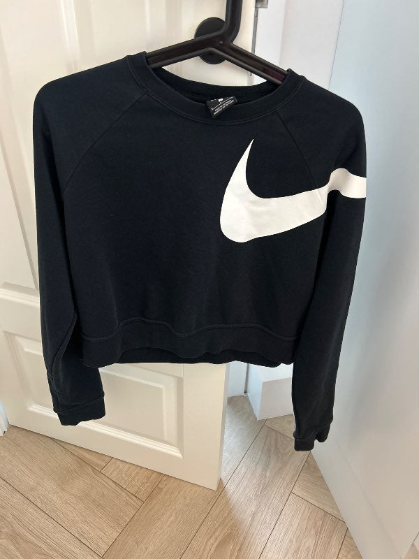 Nike stutt peysa m/hvítu merki