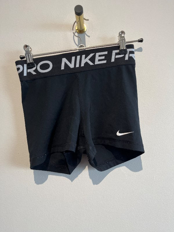 Nike stuttbuxur
