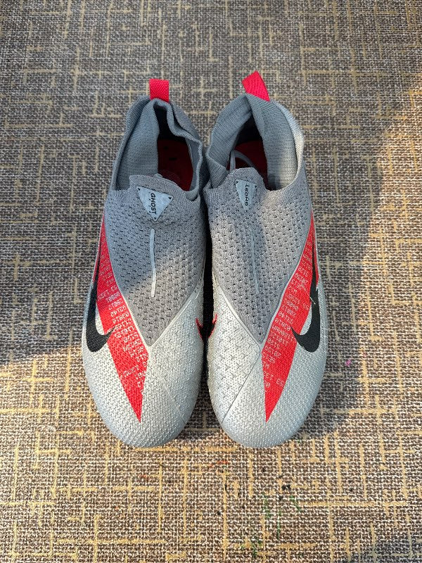 Nike gráir takkaskór
