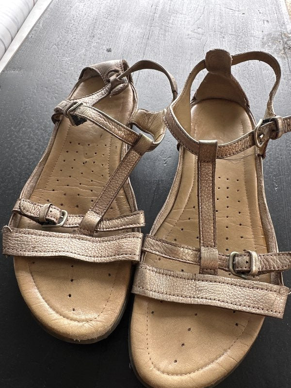 Clarks sandalar