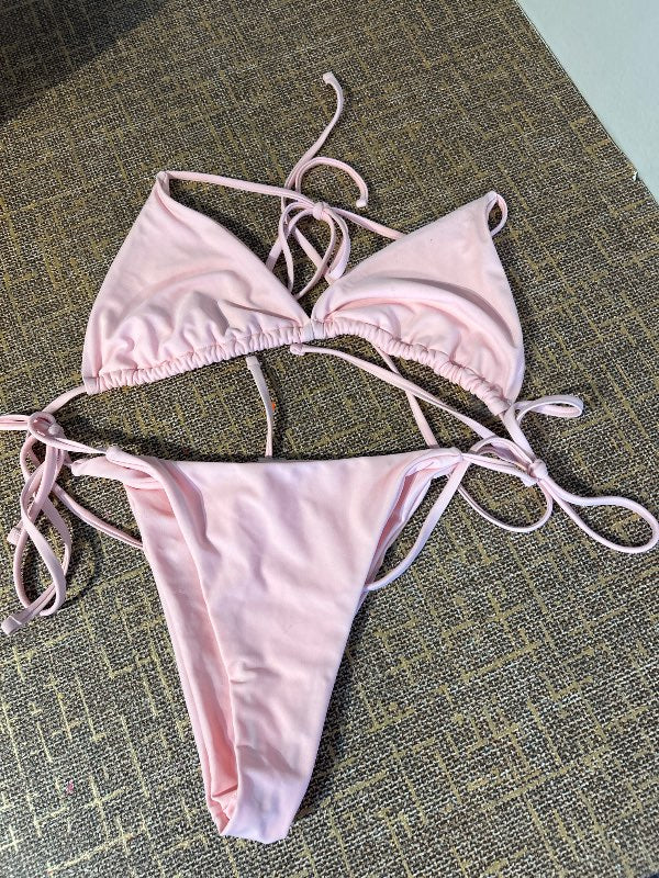 Bikiní bleikt