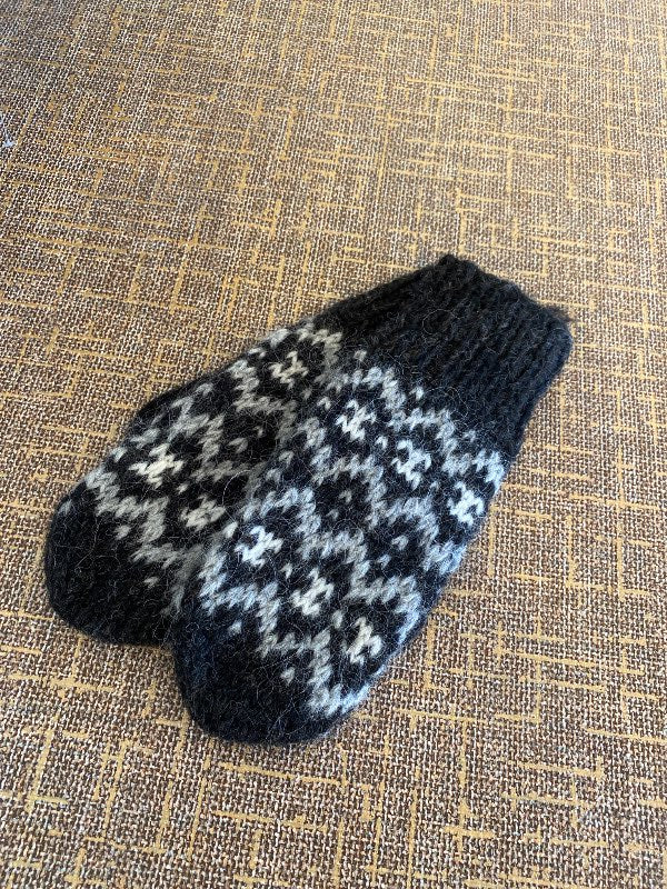 Woolen mittens