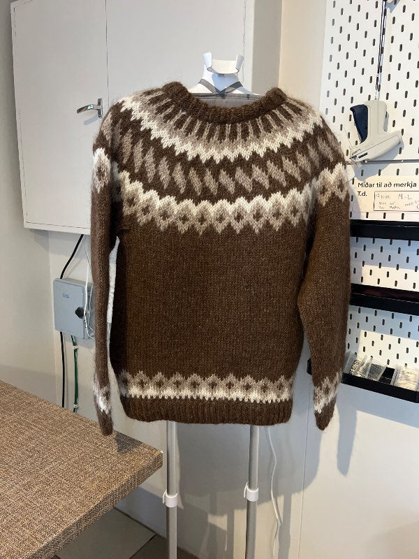 Lopa peysa Lopi Brún.