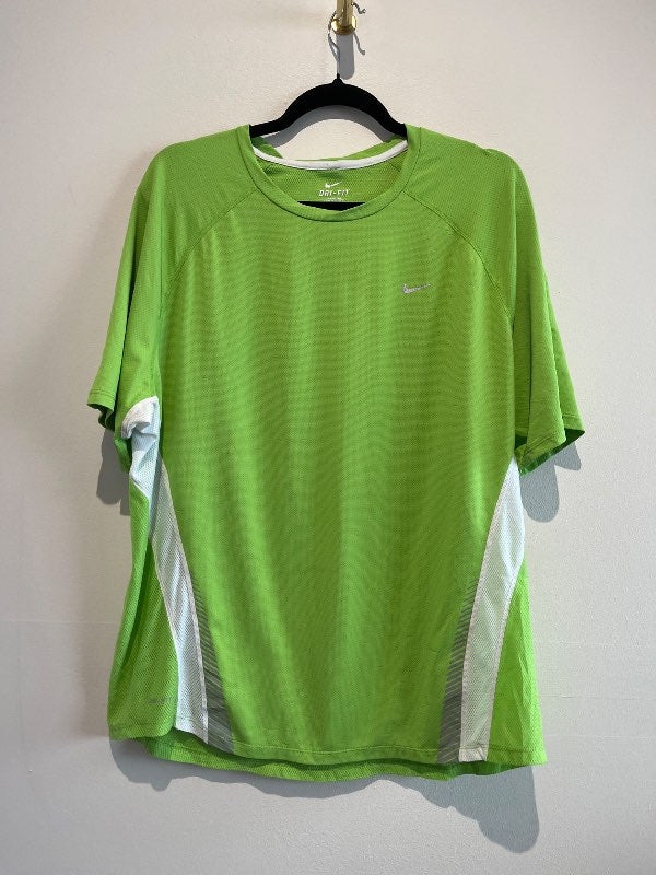 Nike stuttermabolur