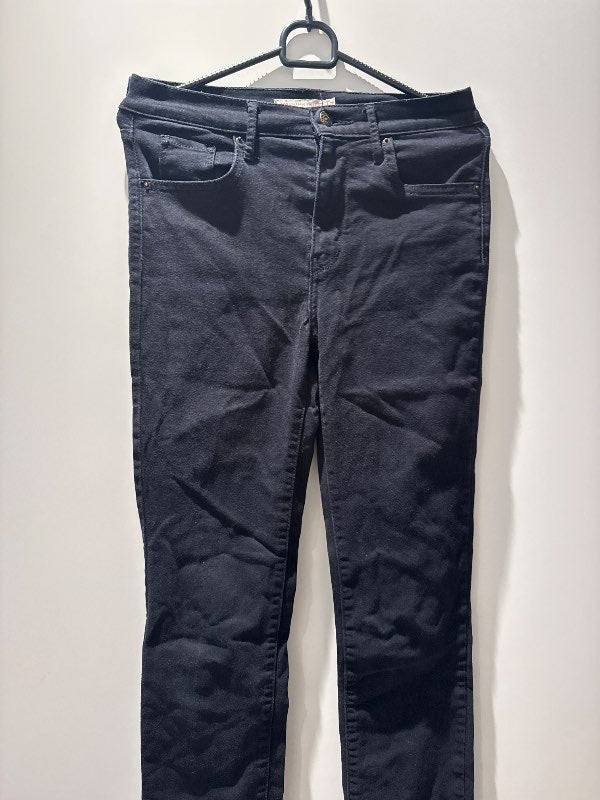 Levis svartar
