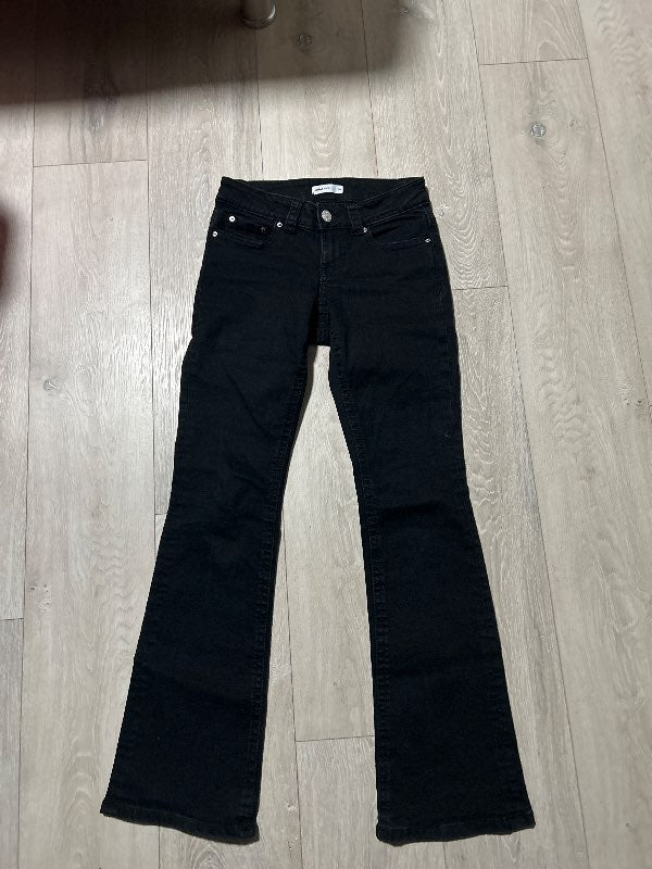 ginatricot flared gallabuxur svartar