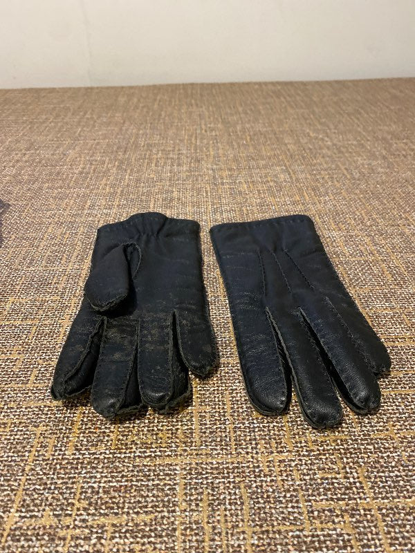 *Leather gloves