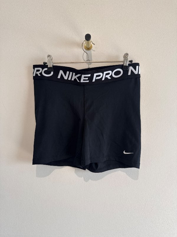 Nike stuttbuxur