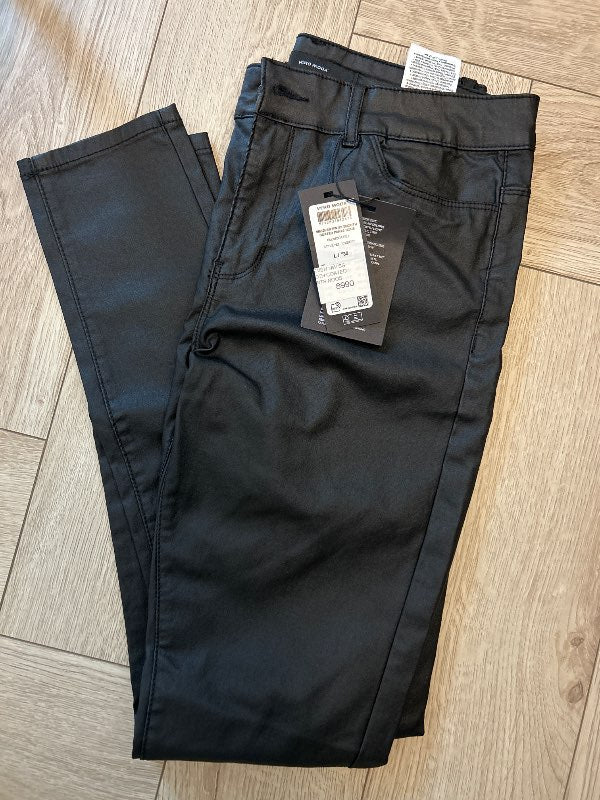 Svartar Vero Moda buxur leður