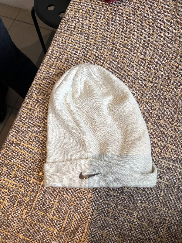 Nike húfa