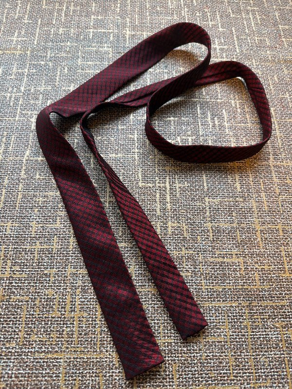 Straight tie